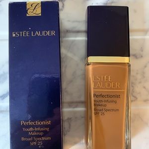 Estée Lauder Foundation: Infusing Serum and SPF 25